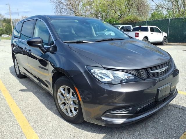 2023 Chrysler Voyager LX