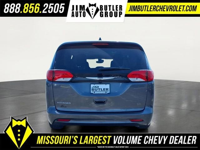 2023 Chrysler Voyager LX