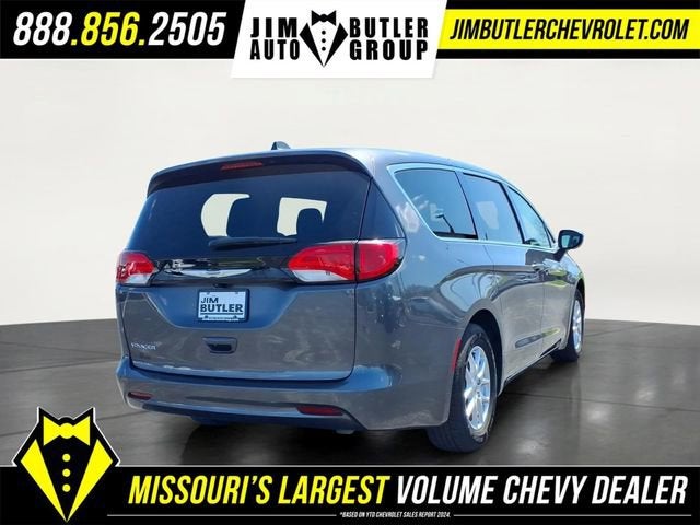 2023 Chrysler Voyager LX