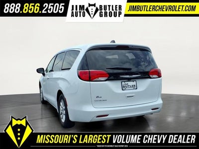 2023 Chrysler Voyager LX