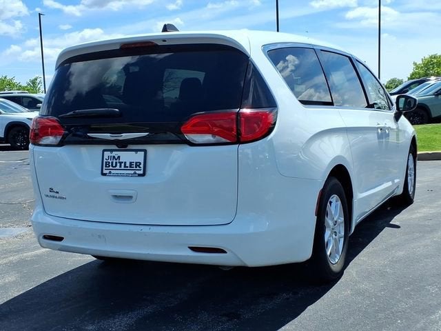 2023 Chrysler Voyager LX