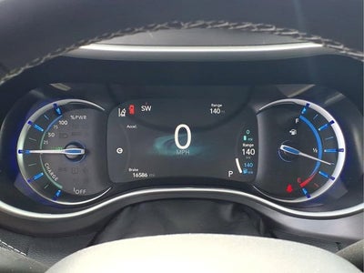 2024 Chrysler Pacifica Hybrid Select