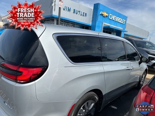 2024 Chrysler Pacifica Hybrid Select