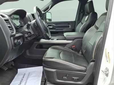 2023 RAM 3500 Laramie Crew Cab 4x4 8' Box