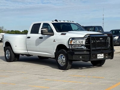2023 RAM 3500 Tradesman Crew Cab 4x4 8' Box