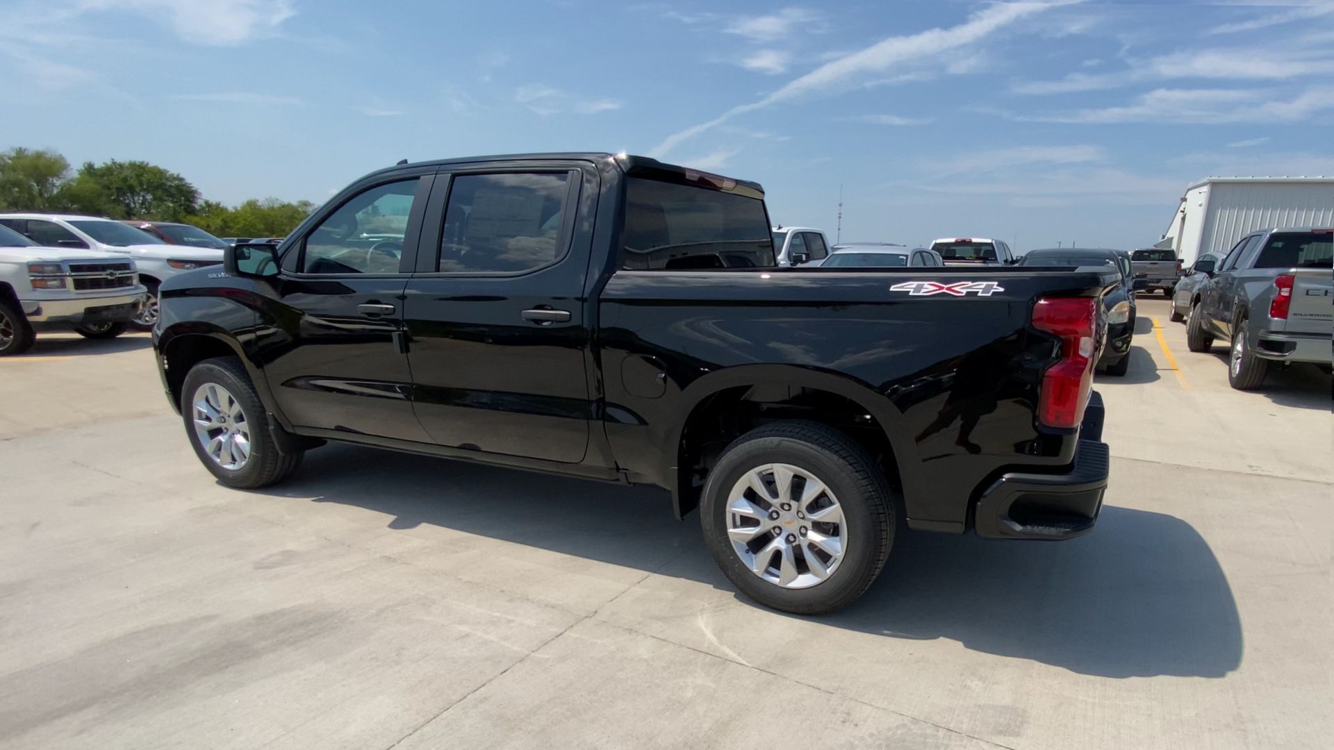 2025 Chevrolet Silverado 1500 Custom