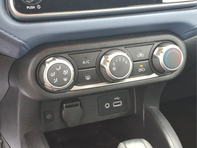 2023 Nissan Versa SV