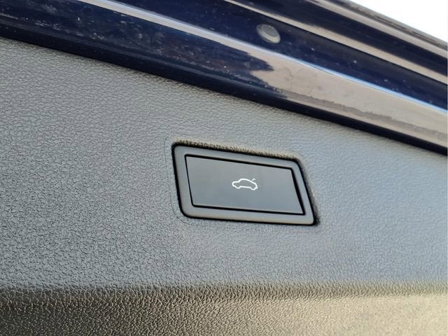 2023 Volkswagen Tiguan SEL R-Line