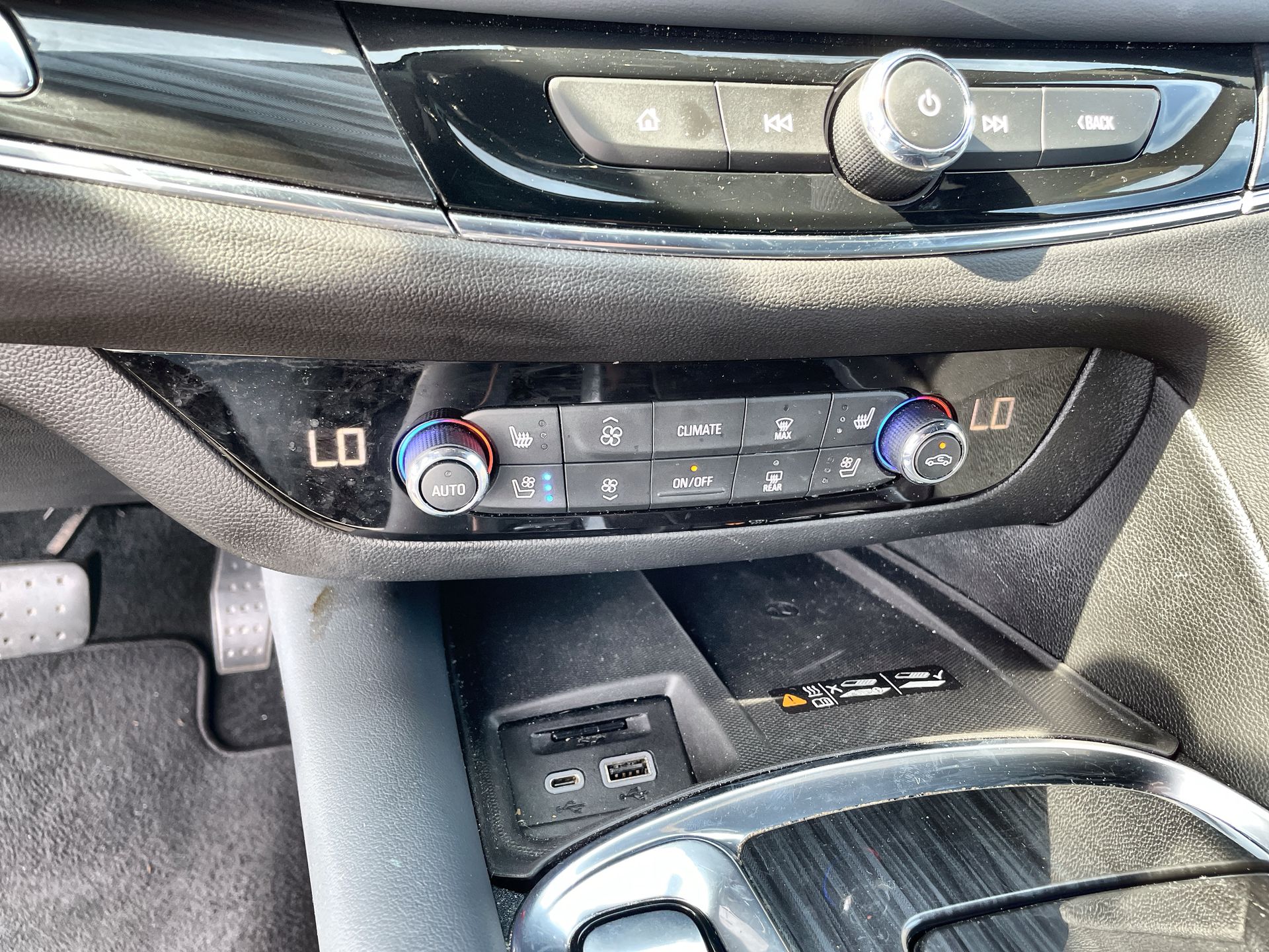 2024 Buick Enclave Premium