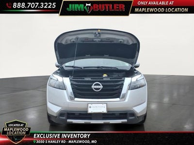 2025 Nissan Pathfinder SL