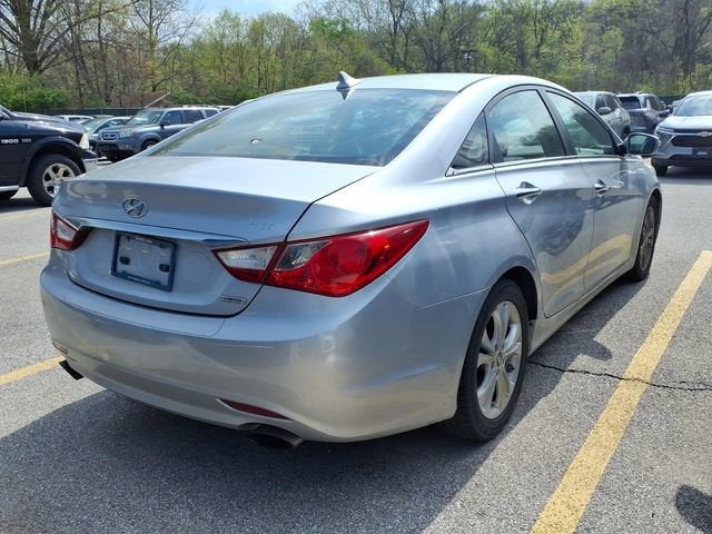 2011 Hyundai Sonata Ltd w/17" Wheels
