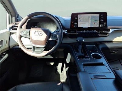 2023 Toyota Sienna Platinum