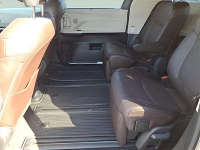 2023 Toyota Sienna Platinum