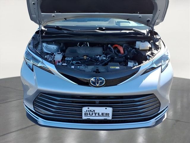 2023 Toyota Sienna Platinum