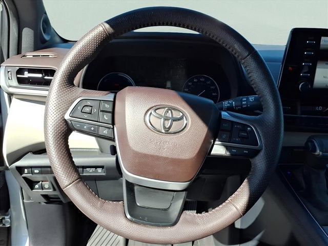 2023 Toyota Sienna Platinum