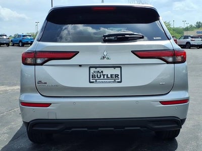 2024 Mitsubishi Outlander SE