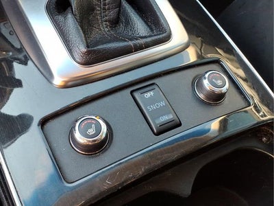 2017 INFINITI QX70 Y