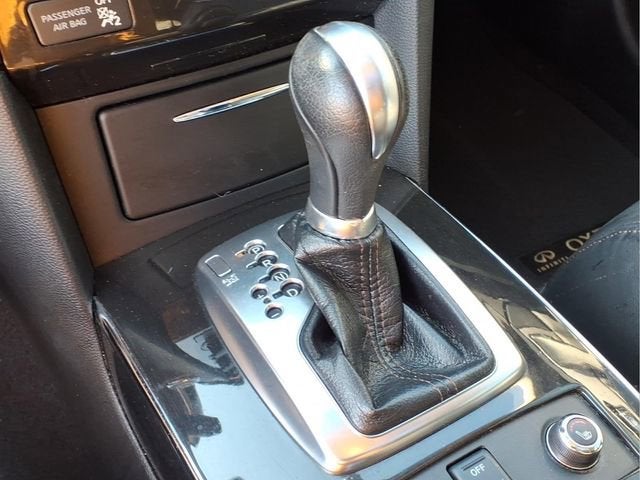 2017 INFINITI QX70 Y