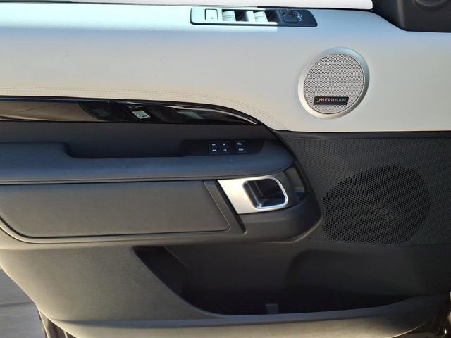 2025 Land Rover Discovery S