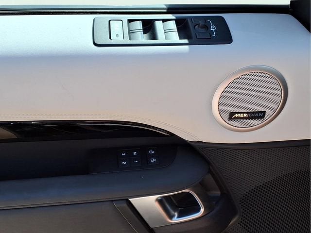2025 Land Rover Discovery S