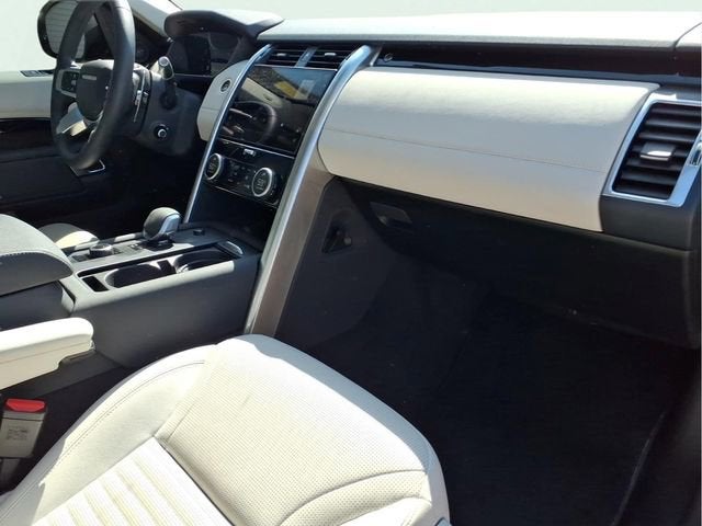 2025 Land Rover Discovery S