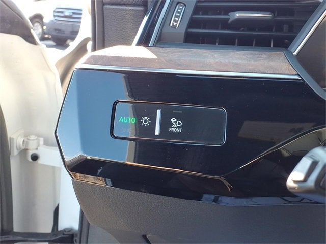 2019 Audi e-tron Premium Plus