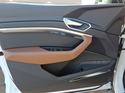 2019 Audi e-tron Premium Plus