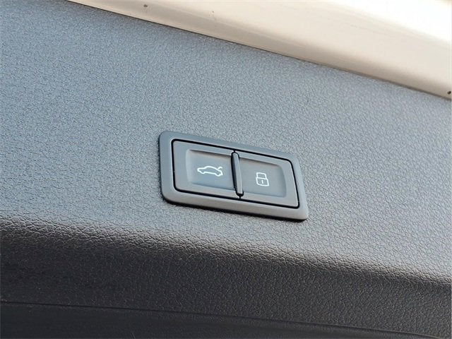 2019 Audi e-tron Premium Plus