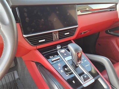 2023 Porsche Cayenne C