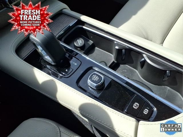 2024 Volvo XC90 Plus Bright Theme