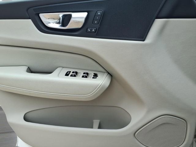 2022 Volvo XC60 Momentum