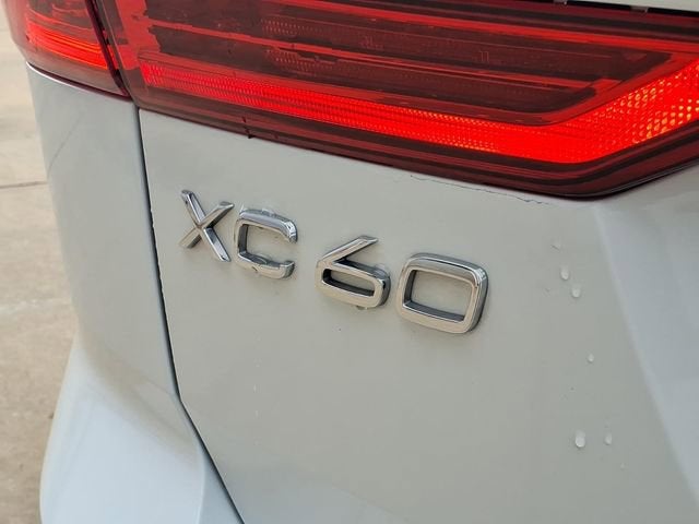 2022 Volvo XC60 Momentum