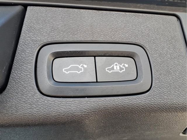 2022 Volvo XC60 Momentum