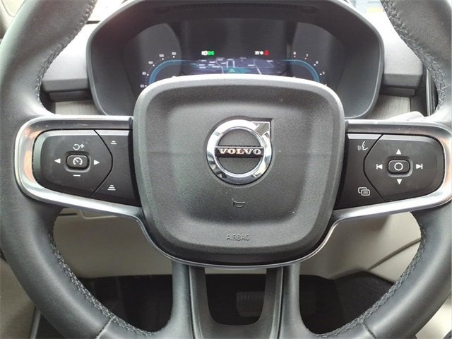 2023 Volvo XC40 Plus Bright Theme