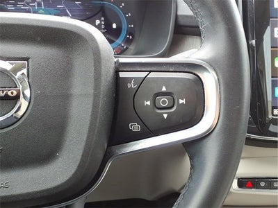 2023 Volvo XC40 Plus Bright Theme