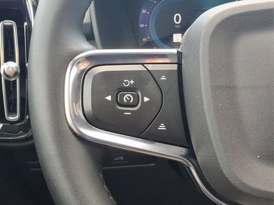 2023 Volvo XC40 Core
