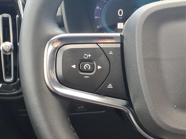 2023 Volvo XC40 Core
