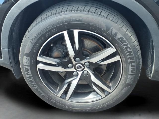2023 Volvo XC40 Core