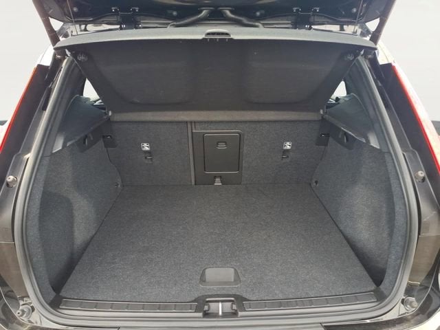 2023 Volvo XC40 Core