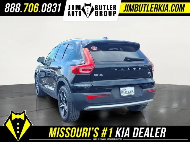 2023 Volvo XC40 Core
