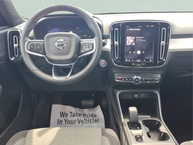 2023 Volvo XC40 Core