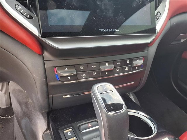 2022 Maserati Ghibli Modena Q4