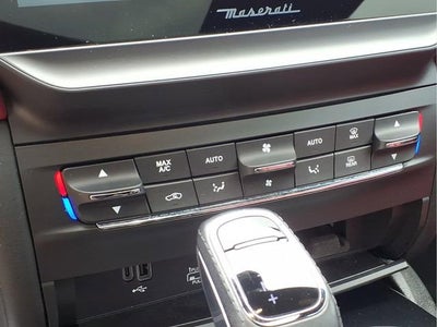 2022 Maserati Ghibli Modena Q4
