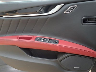 2022 Maserati Ghibli Modena Q4