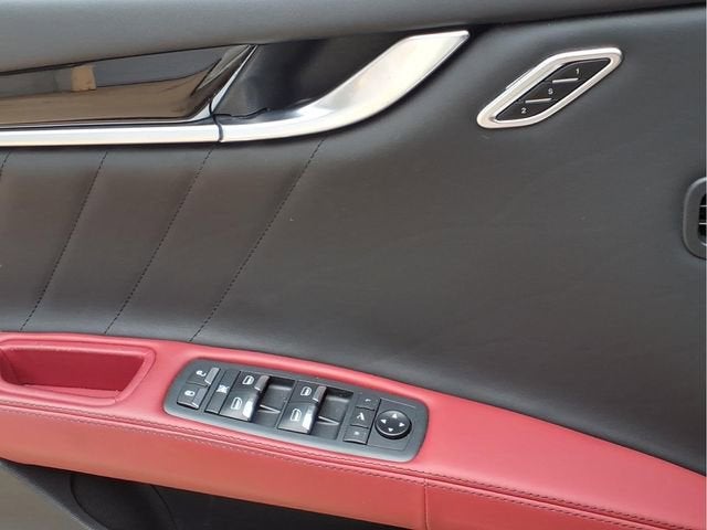 2022 Maserati Ghibli Modena Q4