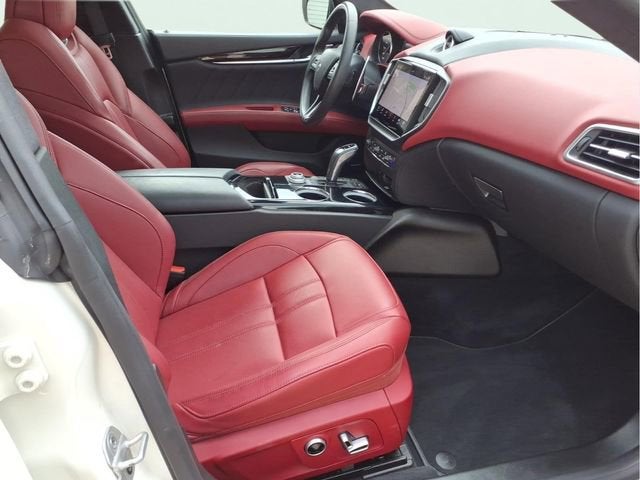 2022 Maserati Ghibli Modena Q4