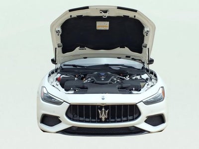 2022 Maserati Ghibli Modena Q4