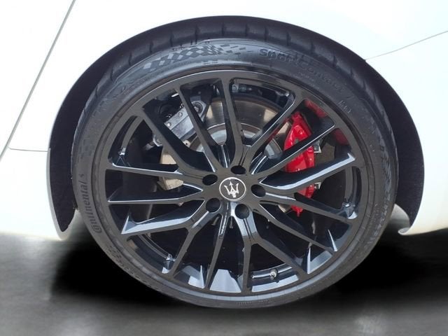2022 Maserati Ghibli Modena Q4