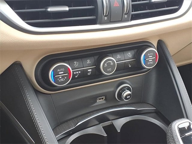 2023 Alfa Romeo Stelvio Lusso AWD