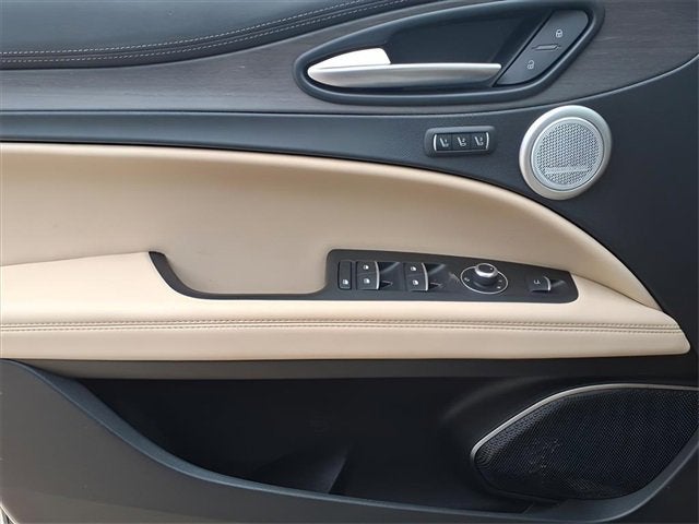 2023 Alfa Romeo Stelvio Lusso AWD